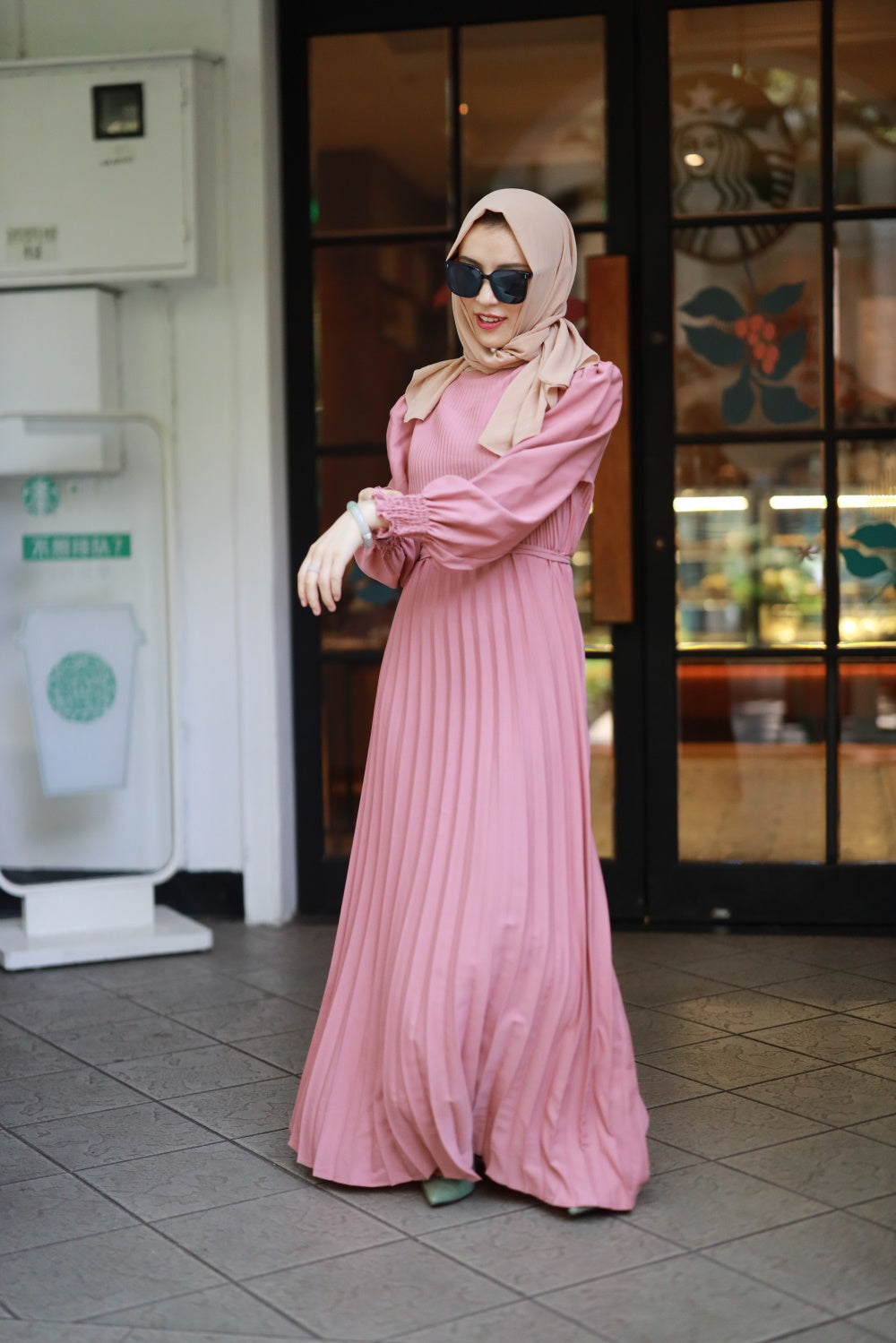 【B2106】Women's plain pleated long abaya dress